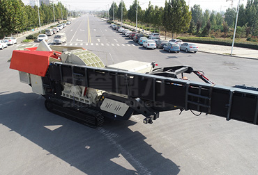 履帶移動式破碎篩分一體機(jī)