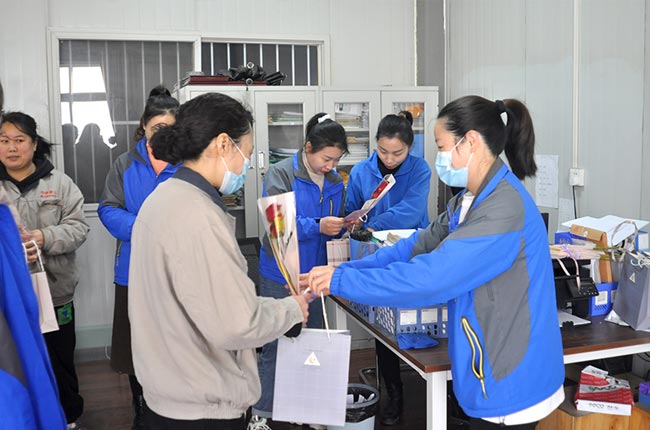 軟件科技公司眾女神取節日福利