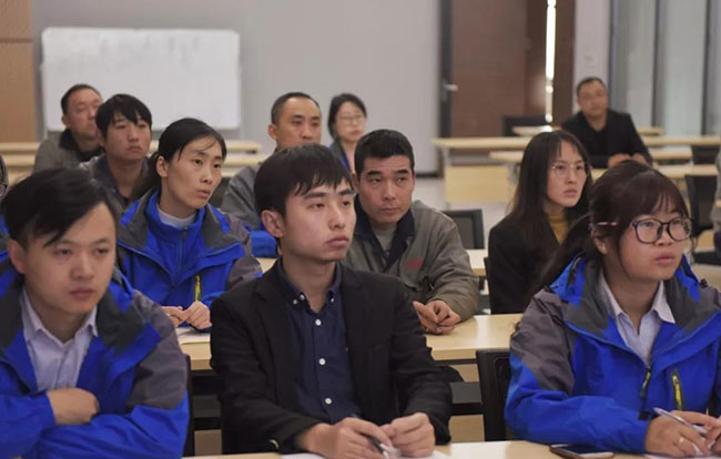 ���u���������b�����޹�˾�M�����������ݾ�