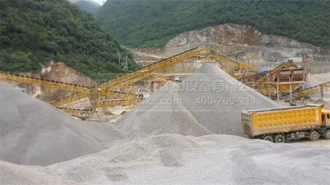 不同粒度的成品料堆