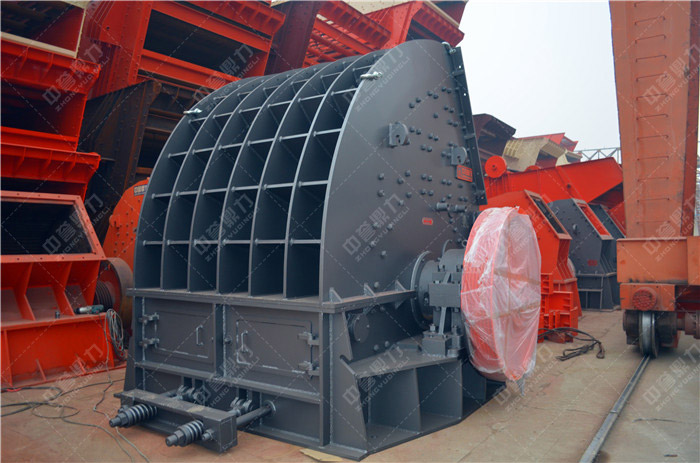環(huán)錘破碎機外觀