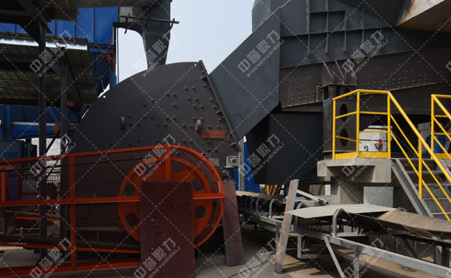 重型錘式反擊破碎機 重型錘式反擊破碎機