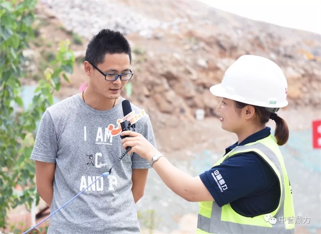 生產線現場采訪山里建材負責人