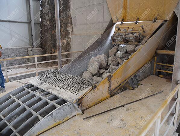 錘式破碎機進料口