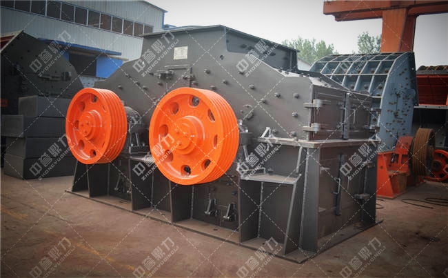 石灰石制砂機外形圖