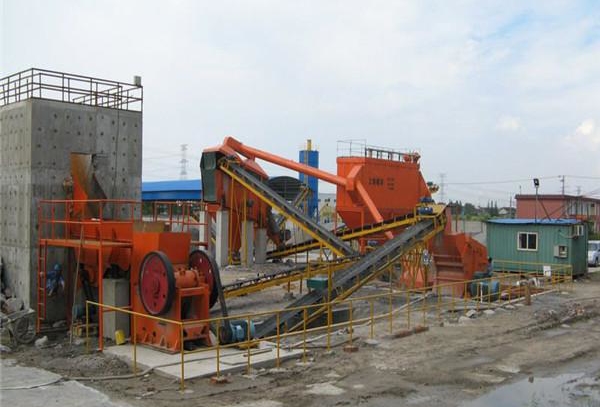 顎式破碎機現場
