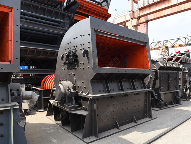 1400x1400箱式破碎機