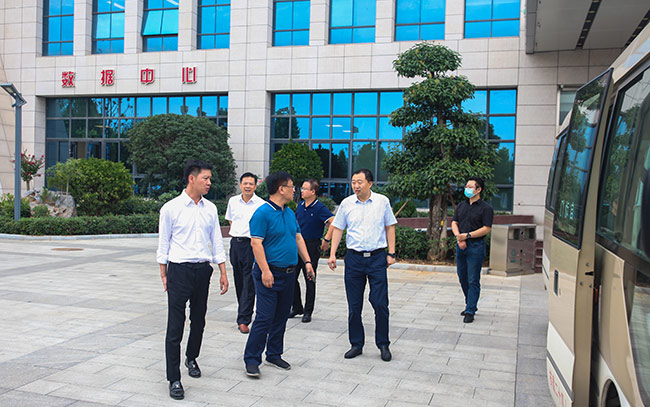 �����и��ؕ��L��־��һ���W�R���u���������{(di��o)��