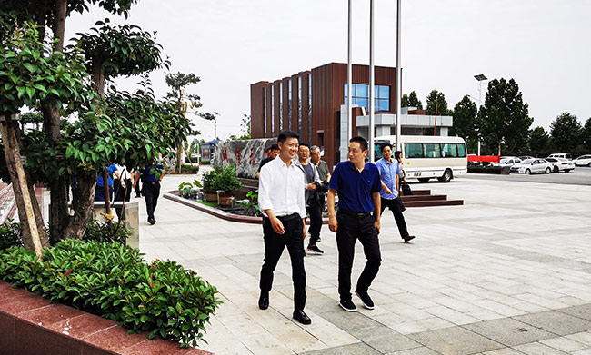 �����и��ؕ��L��־��һ���W�R���u���������{(di��o)��