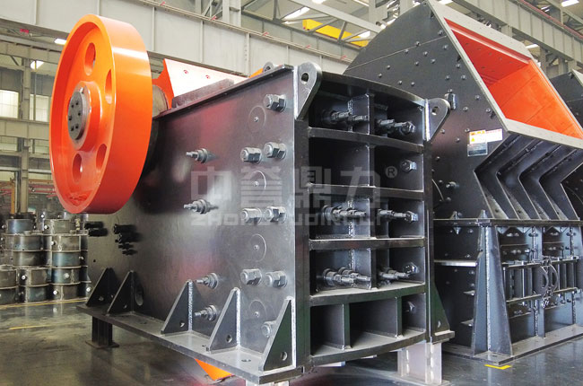 �����r����C